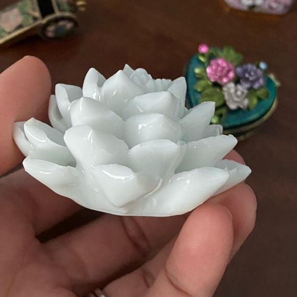 Small Trinket Collection Decor - Picture 11 of 13